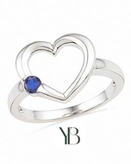 Anillo de corazón con Zafiro azul creado en plata